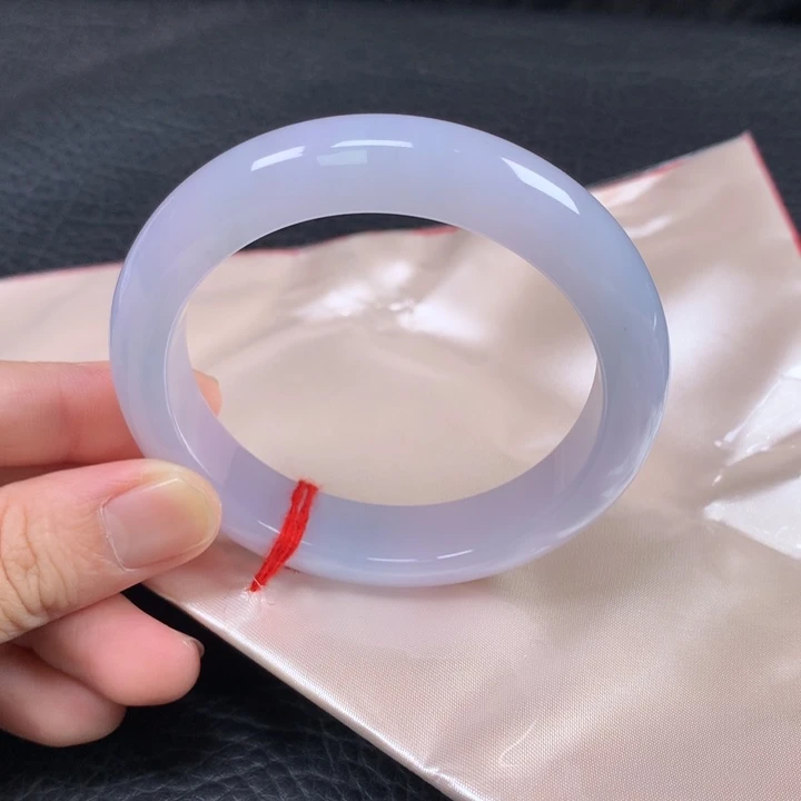 翡翠未镶嵌手镯