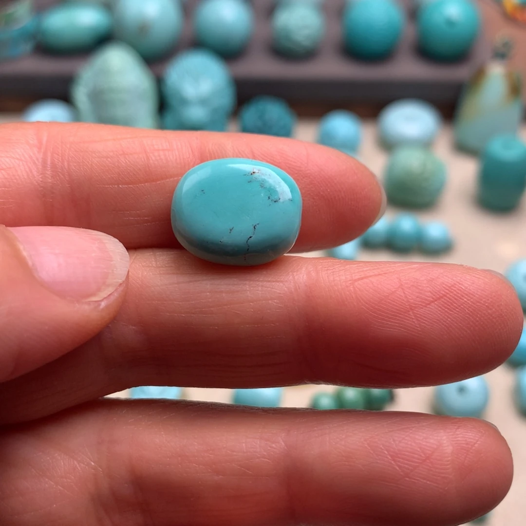 绿松石未镶嵌颈饰