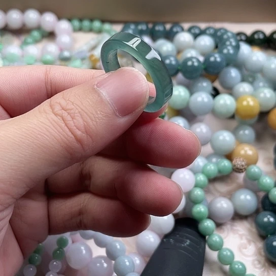 翡翠未镶嵌颈饰55