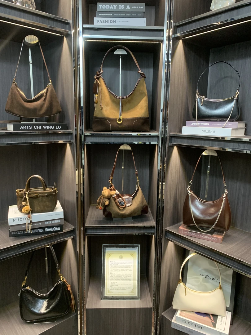 复古简约纯色斜挎包单根时尚百搭轻奢小包包【样板包 按编码拍】