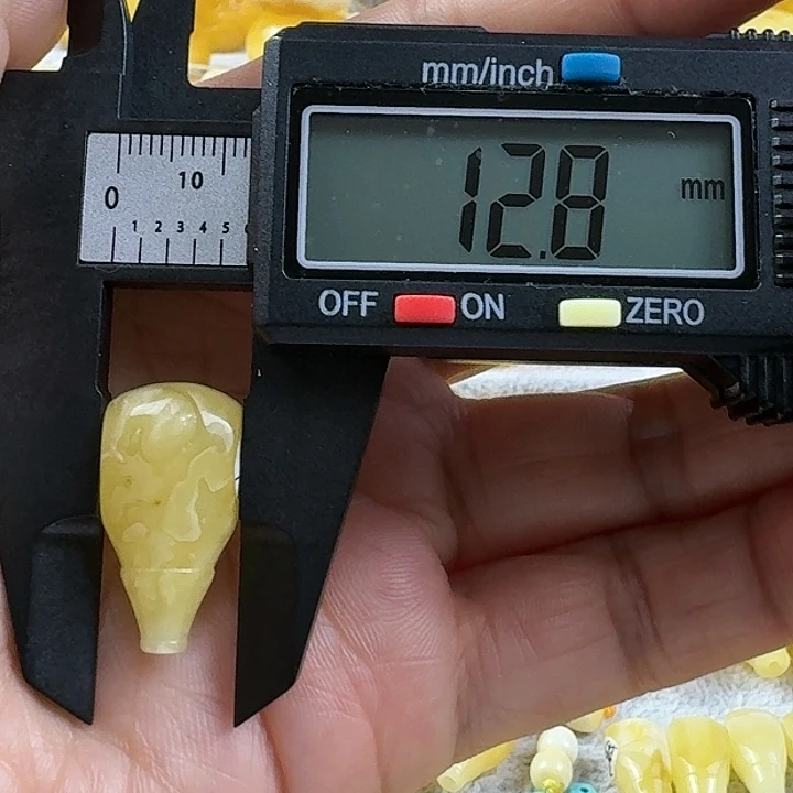 蜜蜡未镶嵌裸石33杂
