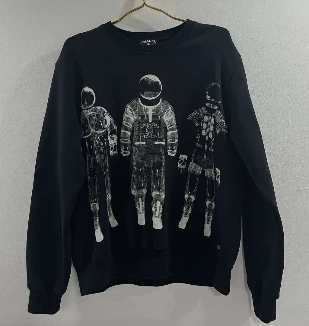 99新 Chanel/香奈儿 CHANEL香奈儿黑色宇航员卫衣40码/E00428