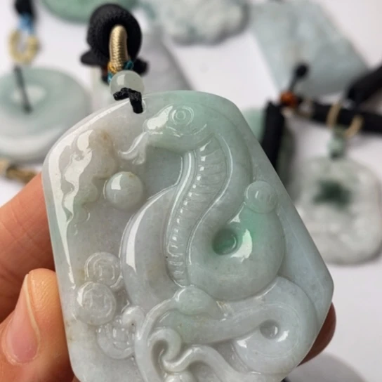 翡翠未镶嵌挂件翡翠