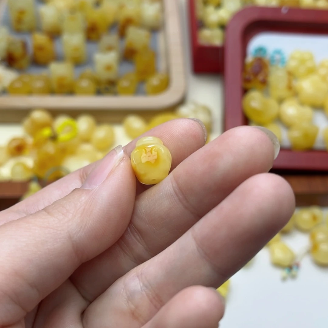 【闪购商品】蜜蜡裸石未镶嵌配饰