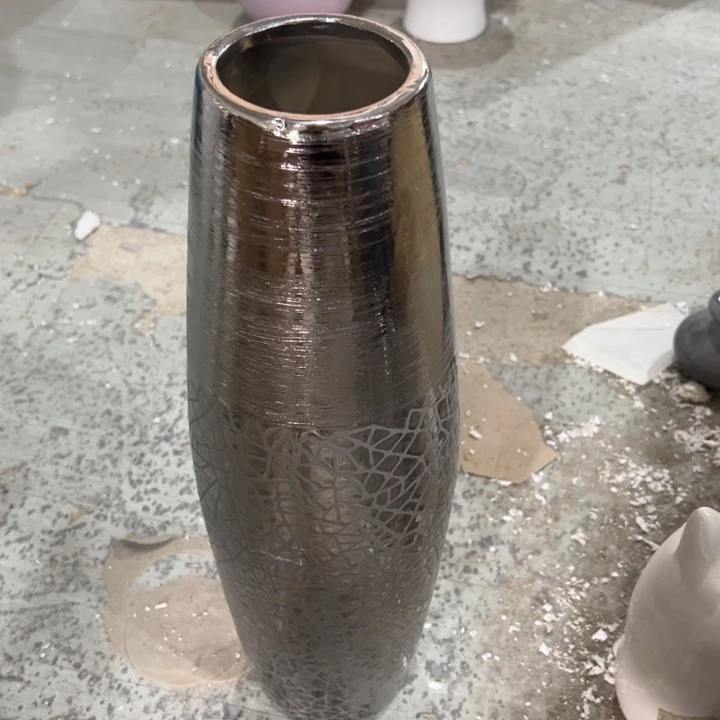 陶瓷花瓶微瑕捡漏出