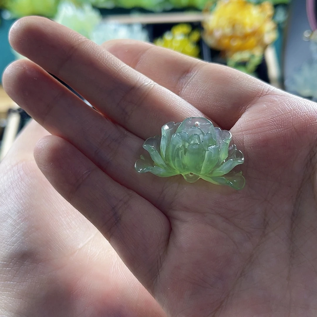 用***3合金蛇纹石玉颈饰