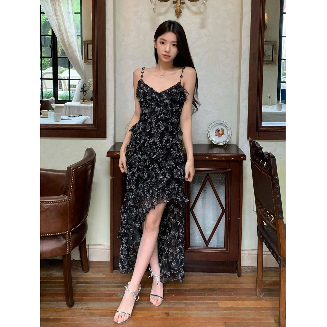 【博主同款】bebe2025夏季新款女士吊带钻链饰雪纺连衣裙250027