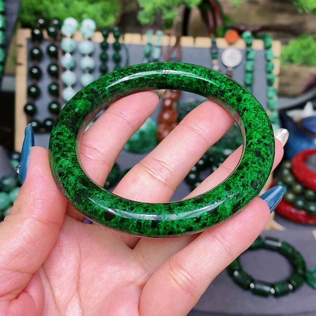 翡翠手镯未镶嵌轩*漂亮美眉