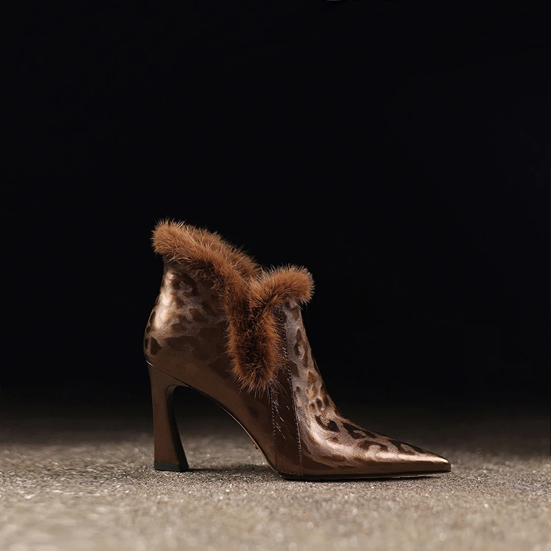高级感水貂毛高跟鞋冬季新款加绒小踝靴真皮尖头女鞋洋气细跟短靴