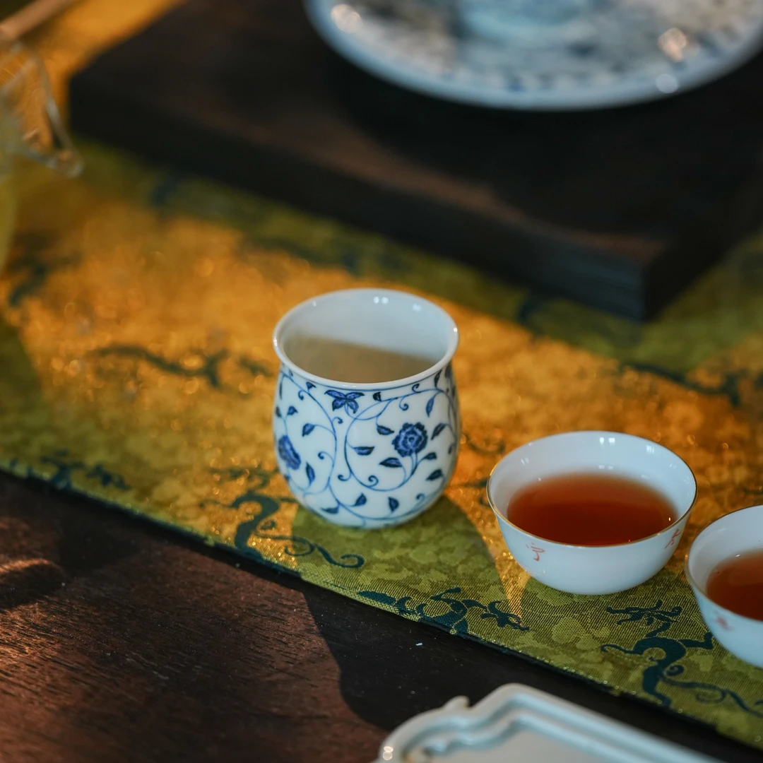 【悦生活】慢叩柴窑-缠枝山茶小炉式杯（qyt00869）