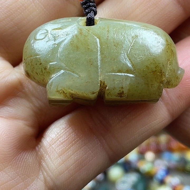 完***美和田玉（糖玉）未镶嵌颈饰