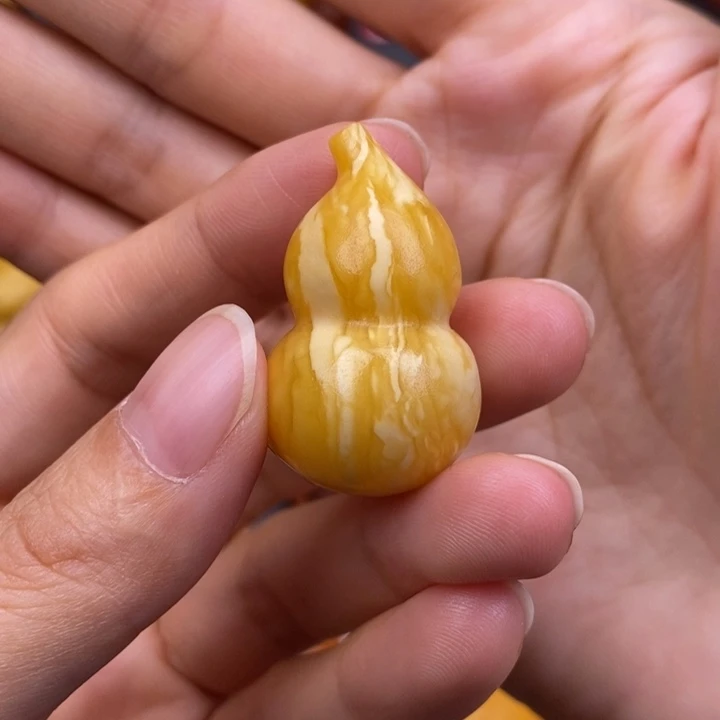 琥珀未镶嵌裸石蜜蜡M