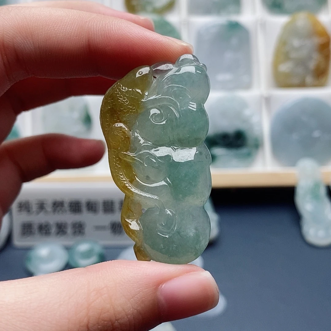 翡翠未镶嵌吊坠(不含链)今非昔比