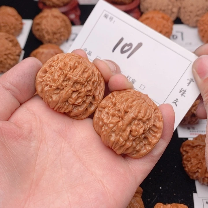 文玩核桃吊坠38楼子101