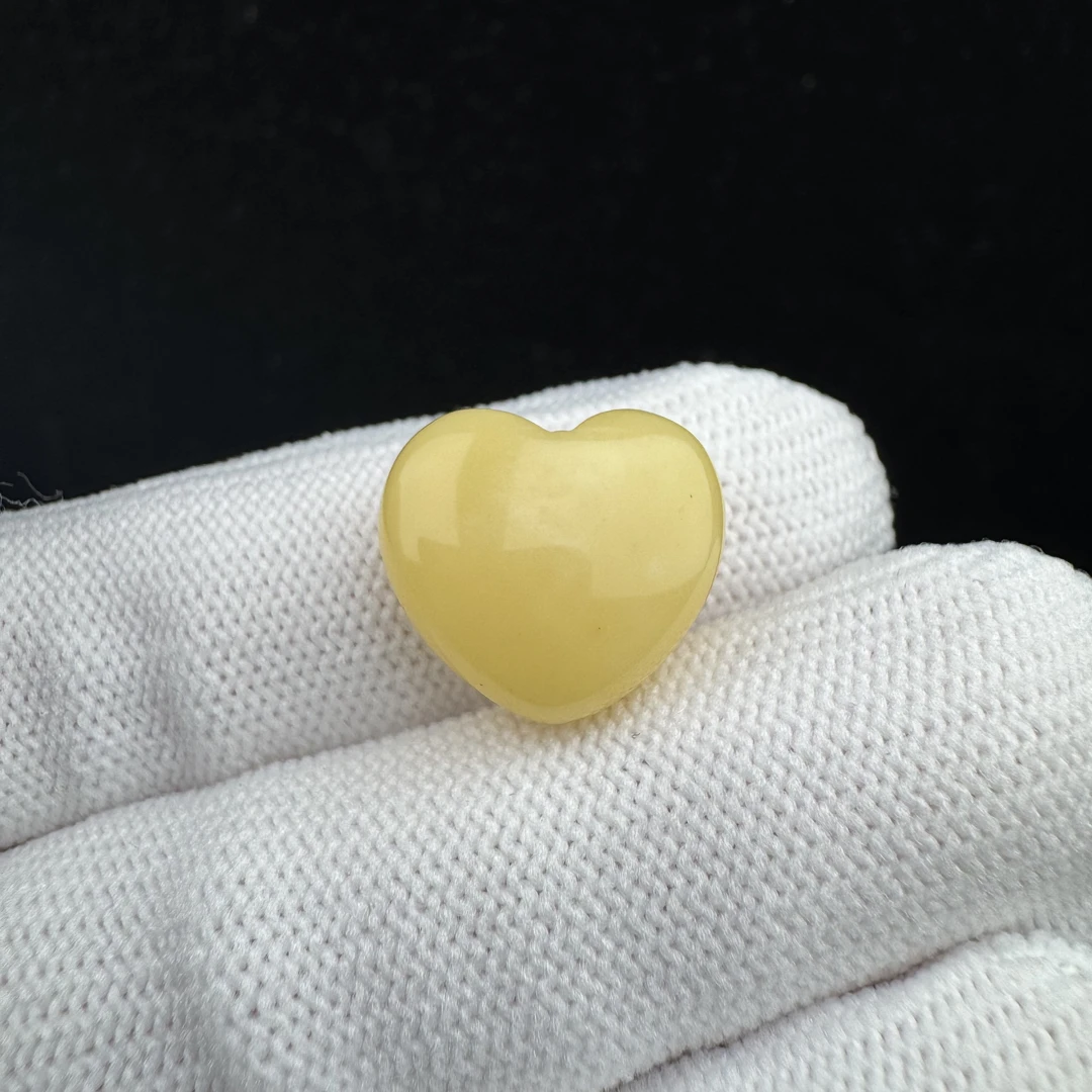 J2262天然原矿俄料蜜蜡爱心15*13*7mm支持复检