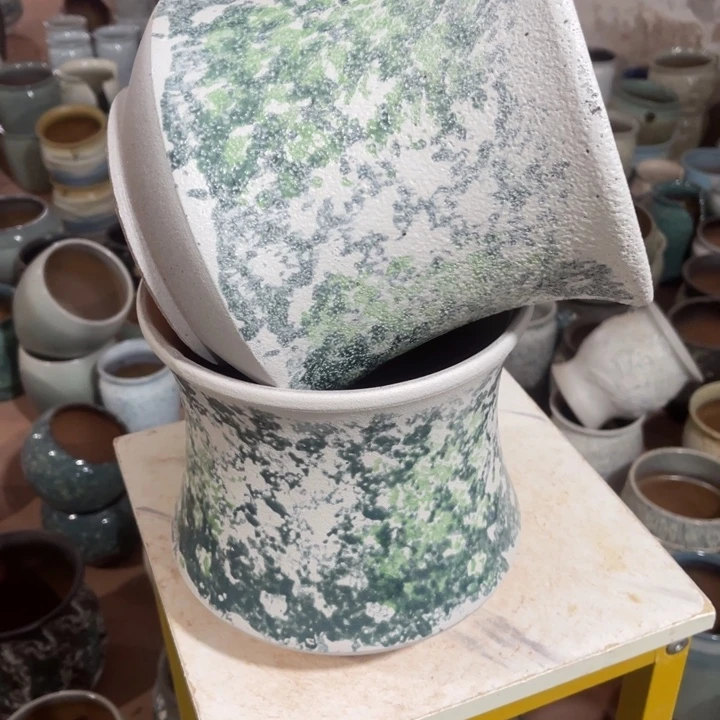 紫砂花盆口径20高度20两只正品