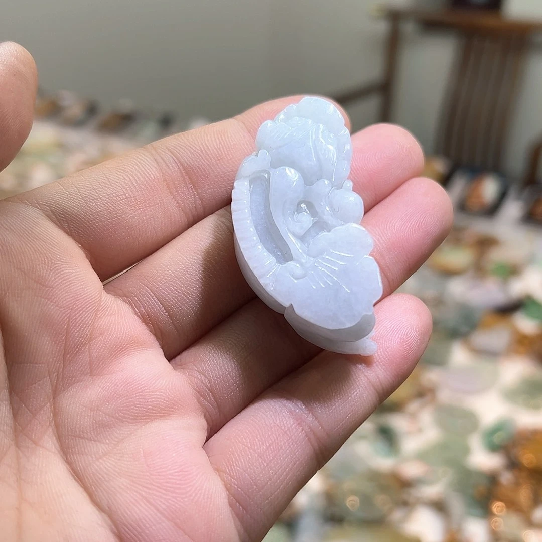 翡翠未镶嵌颈饰挂件