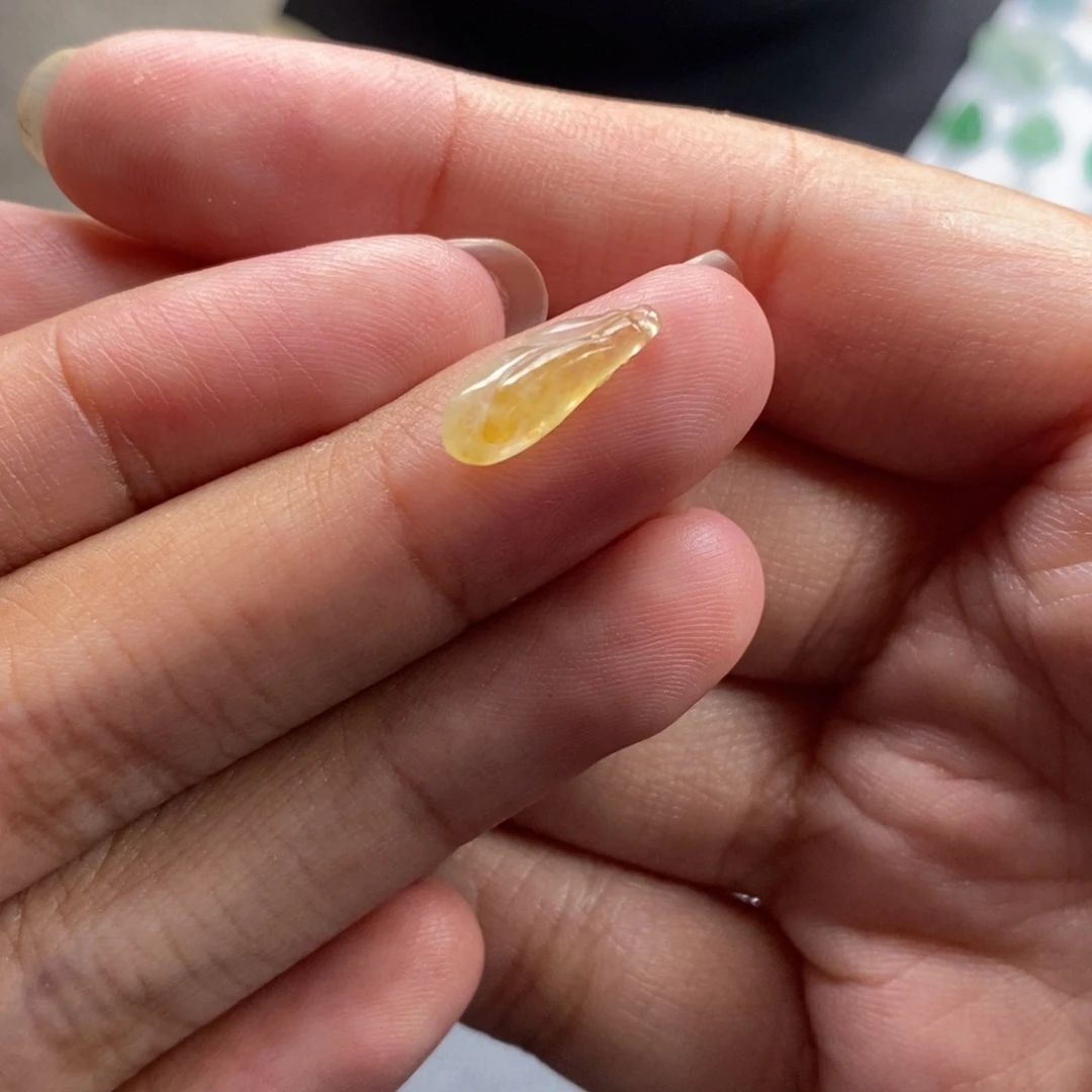 翡翠裸石冰黄小兰花