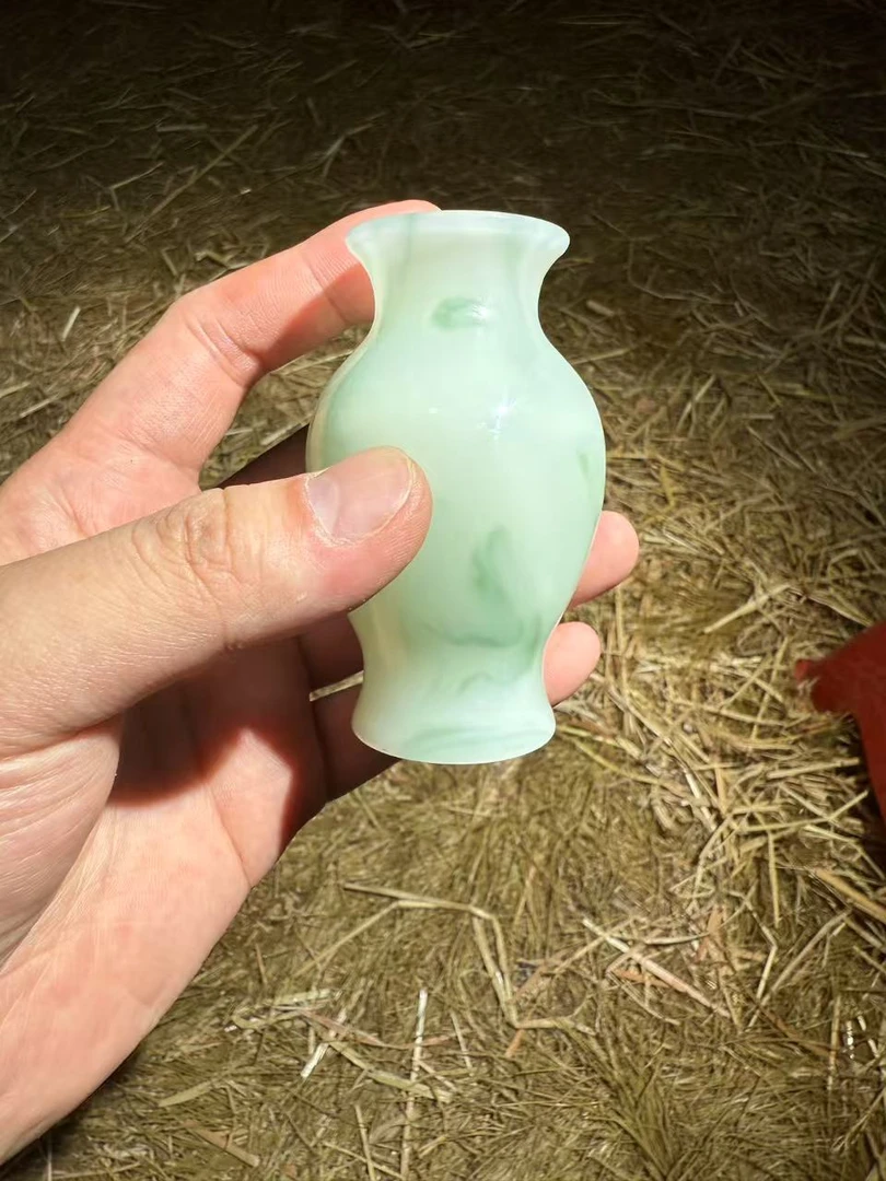 精选家居饰品摆件   精选家居饰品摆件   白绿纹花瓶     BY126