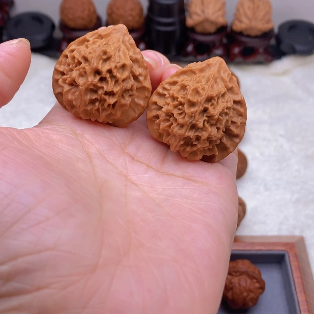 吊坠文玩核桃35+珊瑚塔