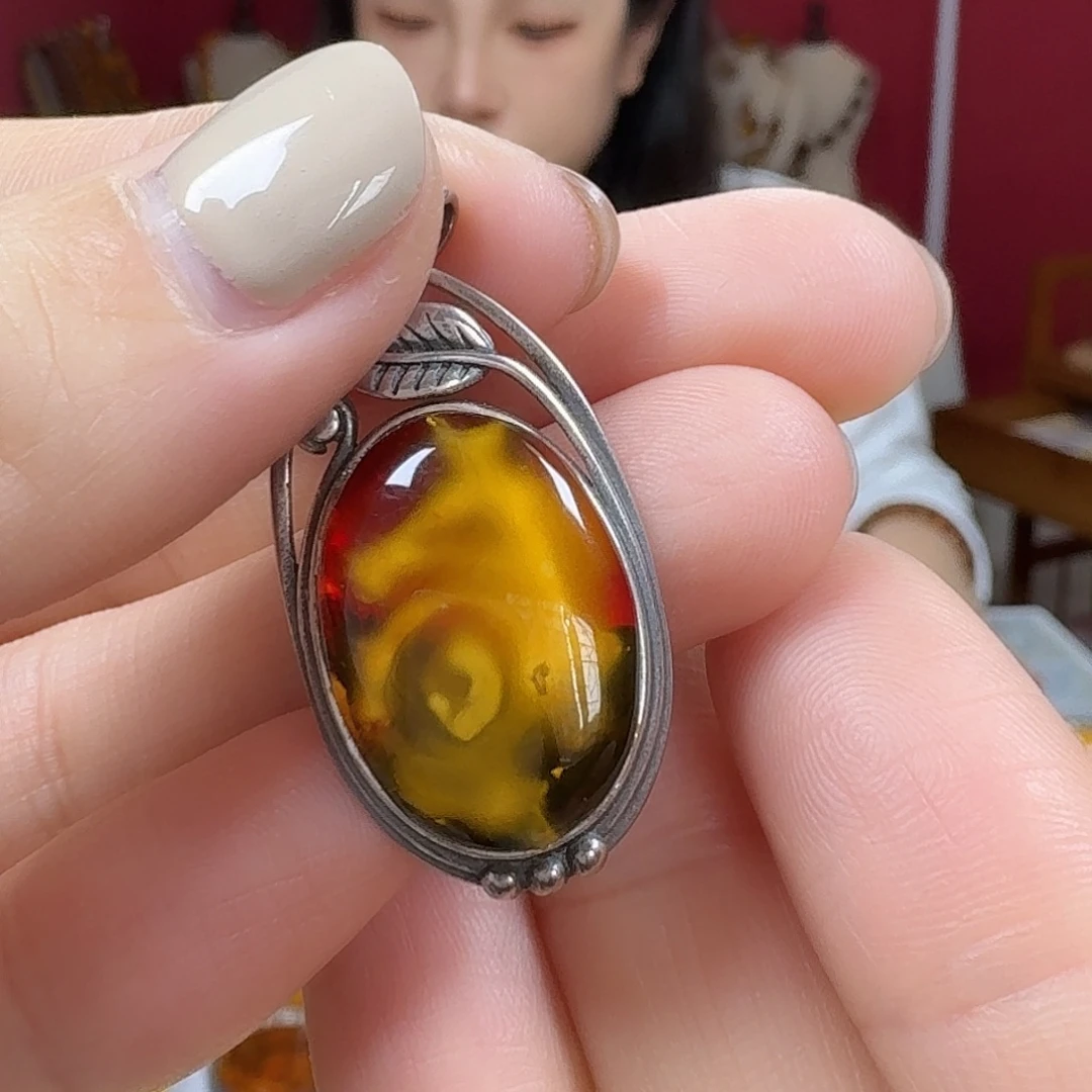 蜜蜡银S925镶嵌颈饰吊坠