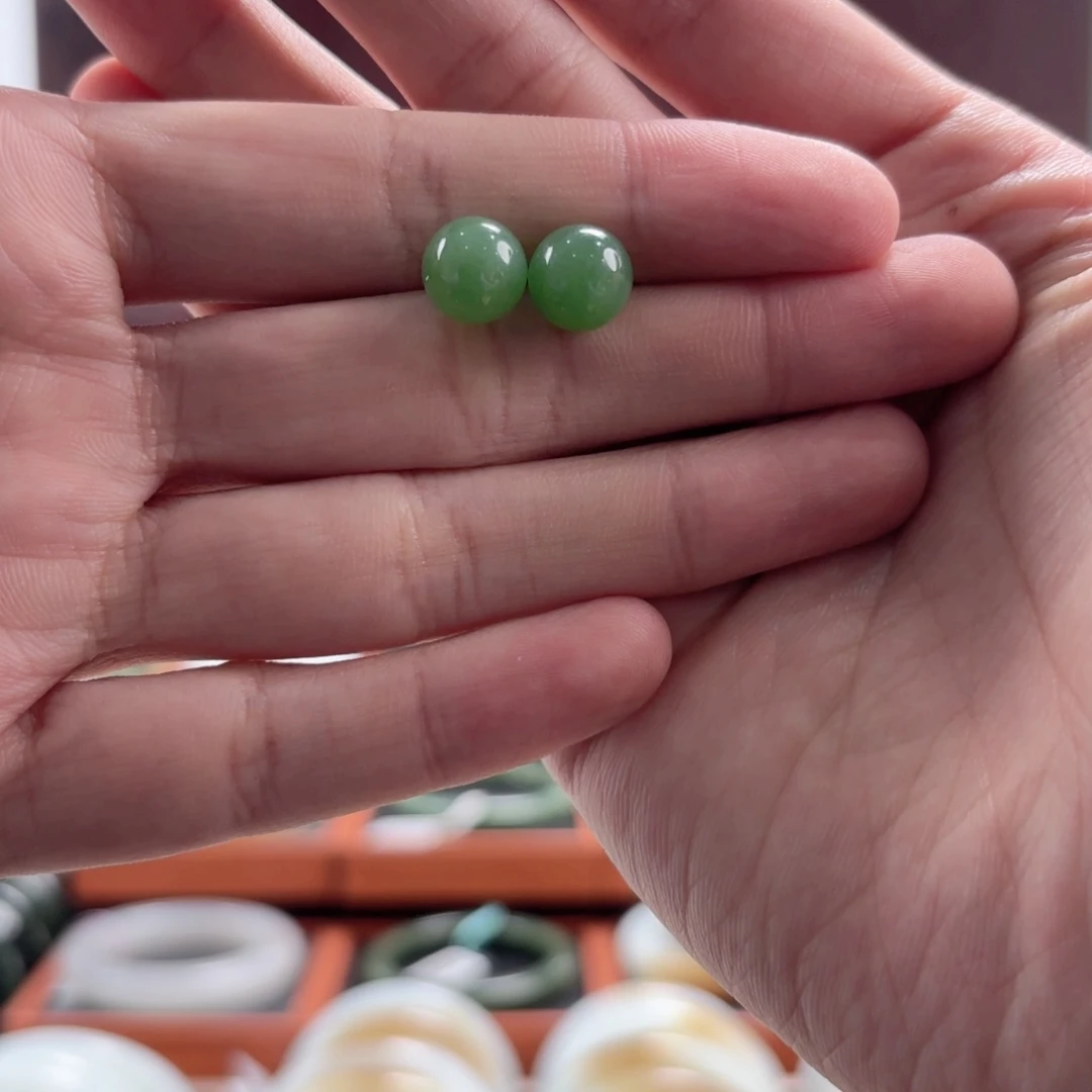 幸***）和田玉18K金镶嵌耳钉