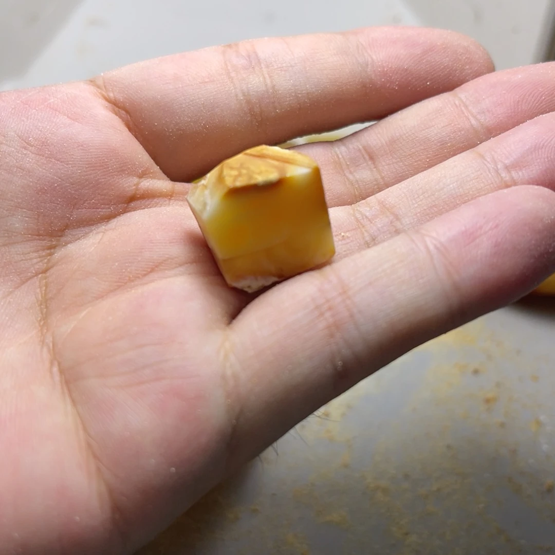 玉***定制蜜蜡未镶嵌蜜蜡原石订制