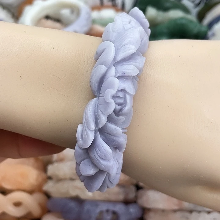 未镶嵌手镯石英岩玉