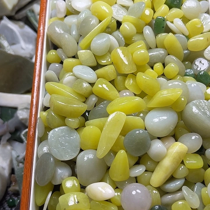 和田玉未镶嵌珠宝奇石