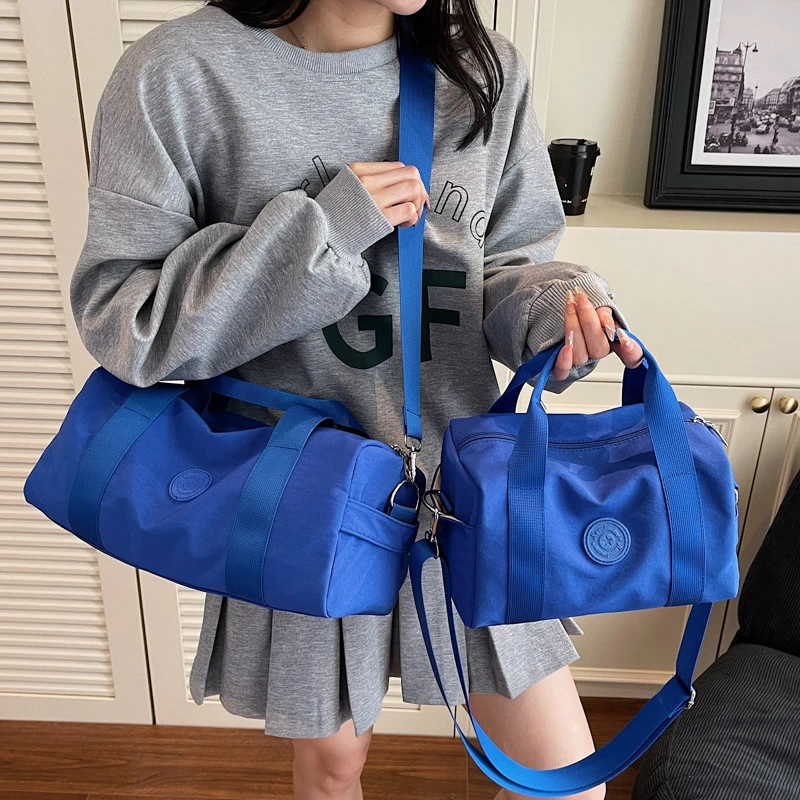 2025新款红色吐司包斜挎休闲运动包包女日常通勤大容量健身旅行包