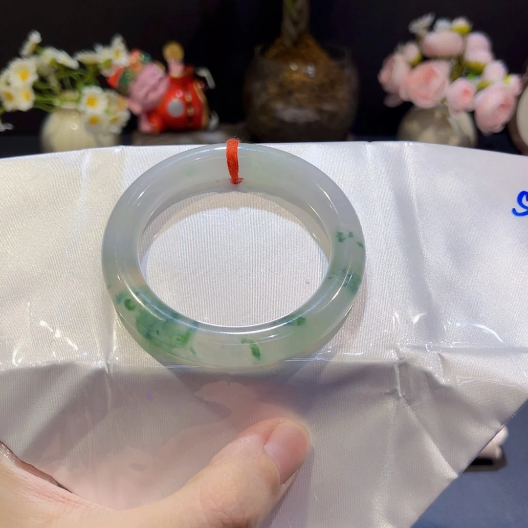 翡翠手镯未镶嵌53圈