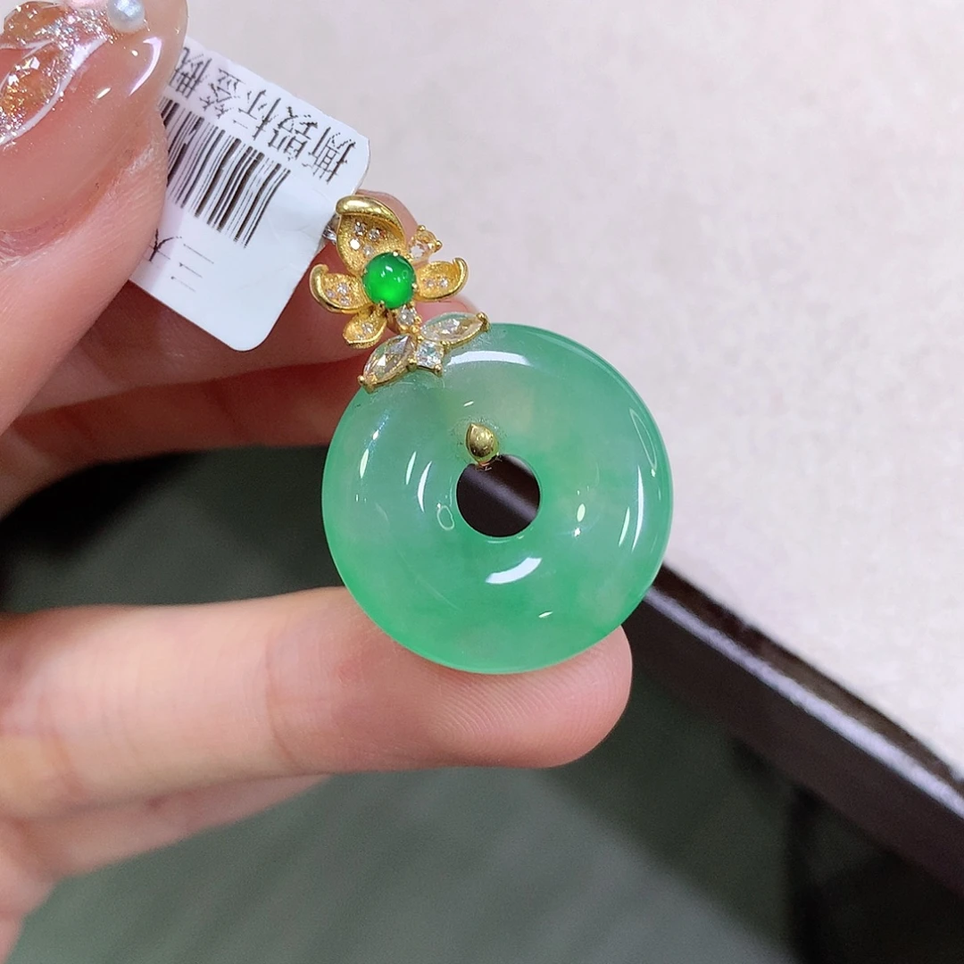 翡翠18K金镶嵌颈饰