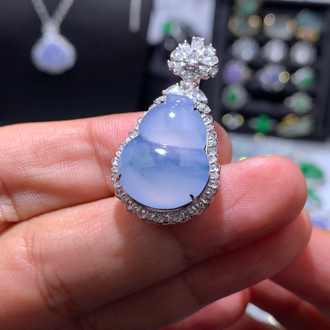 翡翠18K金镶嵌吊坠(赠链)