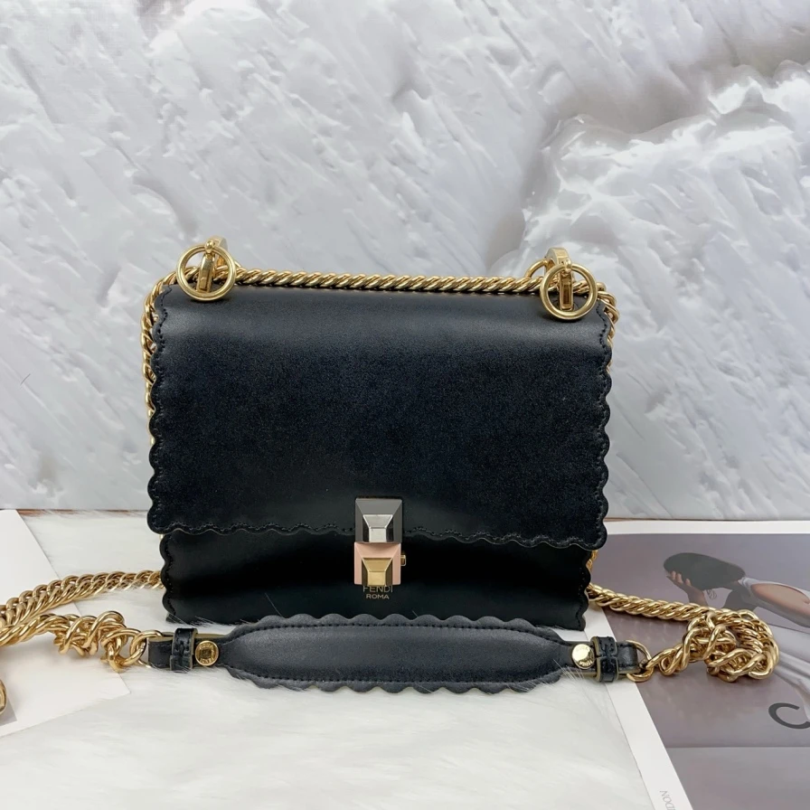 95新 FENDI/芬迪 1227 6284 芬迪黑色链条包