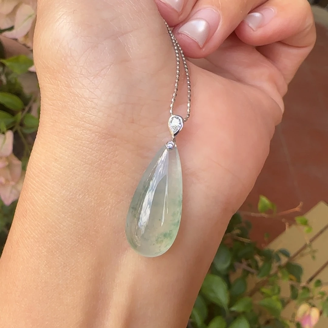 翡翠18K金镶嵌颈饰雨滴