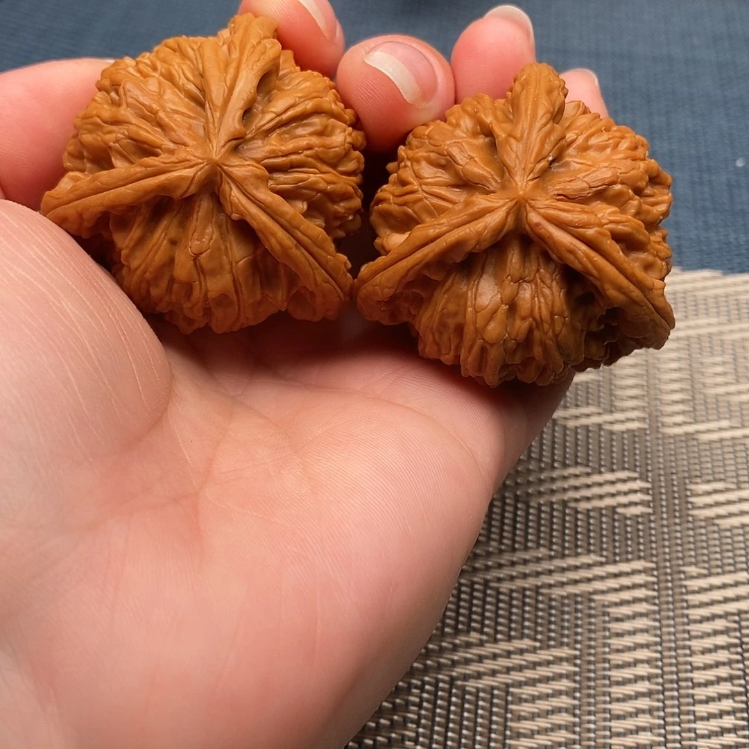 成***成吊坠文玩核桃三棱