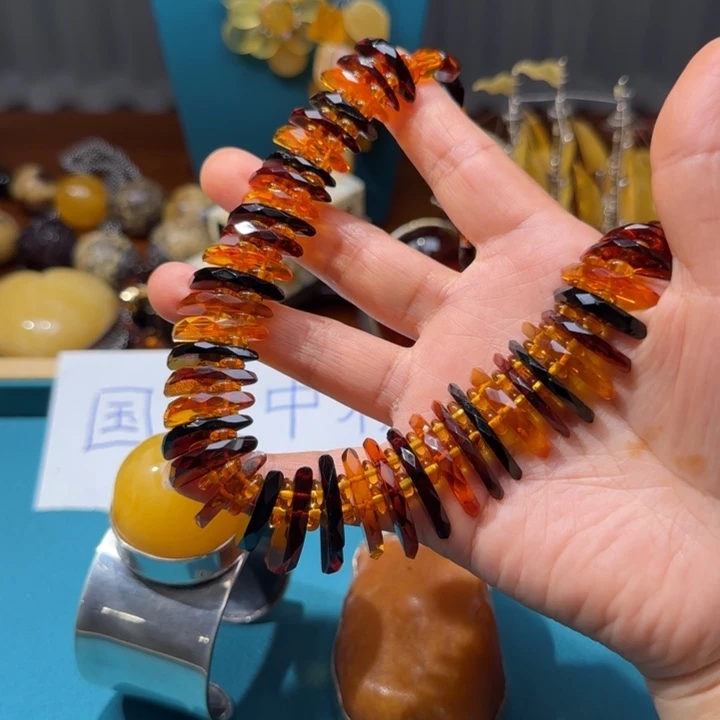 琥珀未镶嵌颈饰波兰设计款琥珀蜜蜡