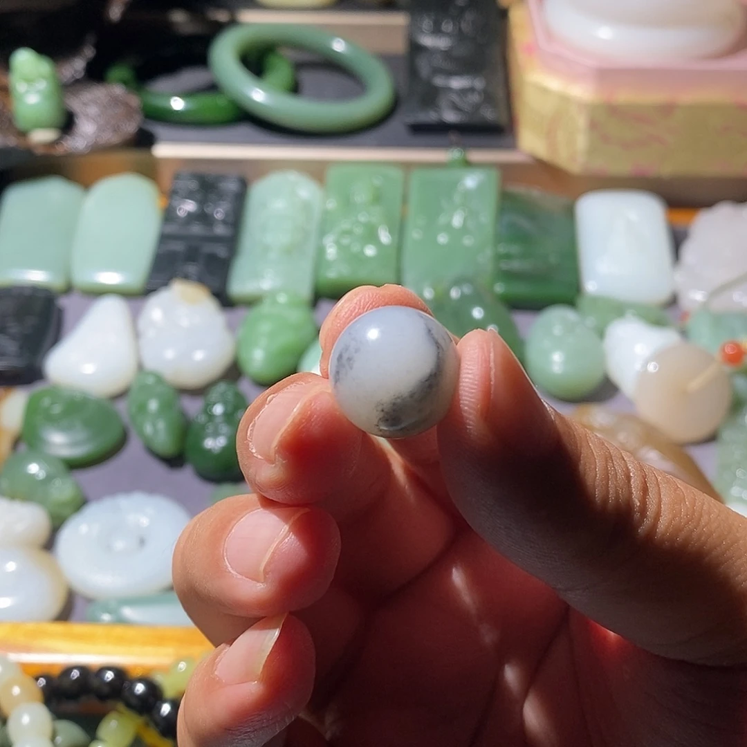 和田玉未镶嵌颈饰捏*