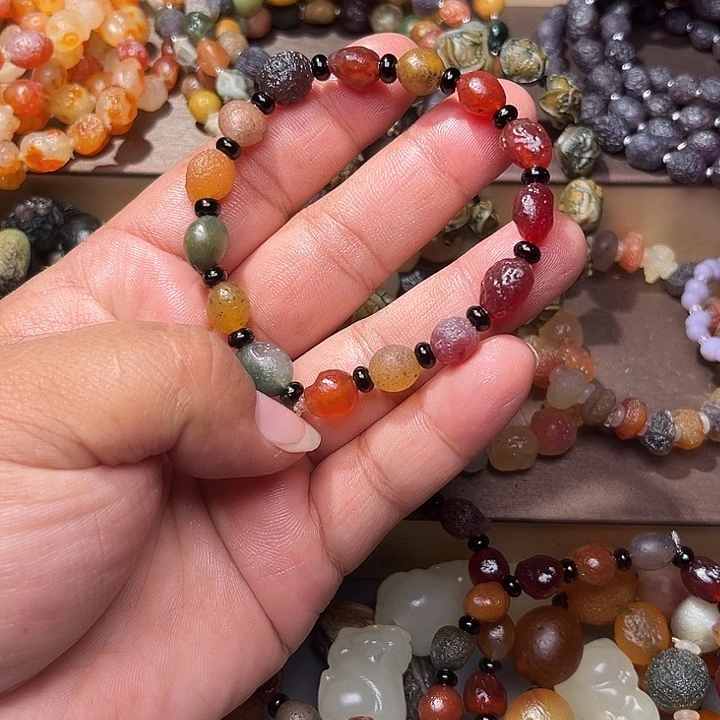 钰****阿拉善彩玛瑙手串
