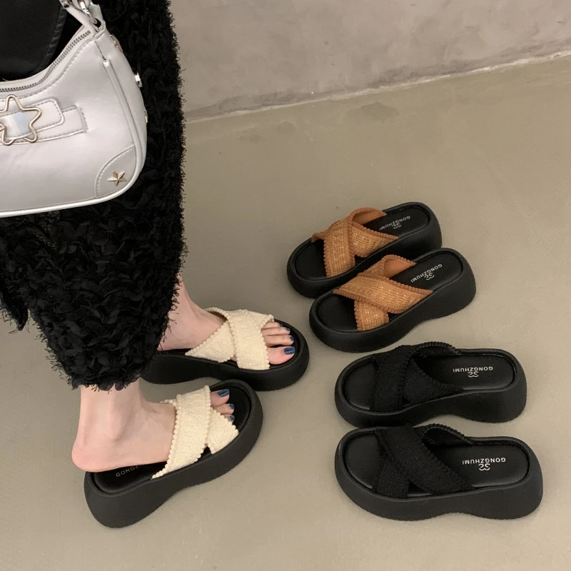 厚底增高交叉带拖鞋女夏外穿2025新款配裙子松糕底时尚沙滩一字拖