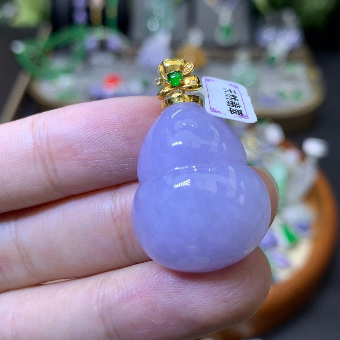 颈饰18K金镶嵌翡翠