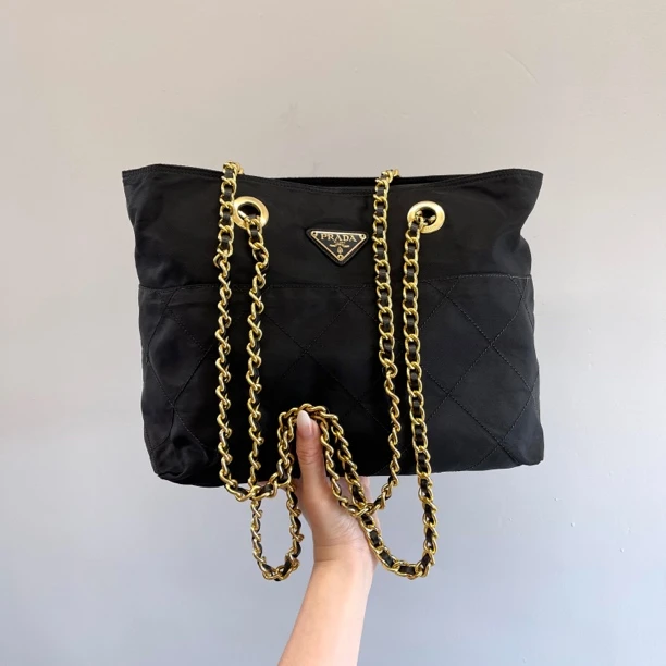 95新 Prada/普拉达 30降落伞尼龙斜挎单肩腋下女包011101