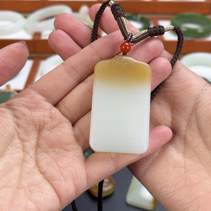 和田玉颈饰未镶嵌M**鸣