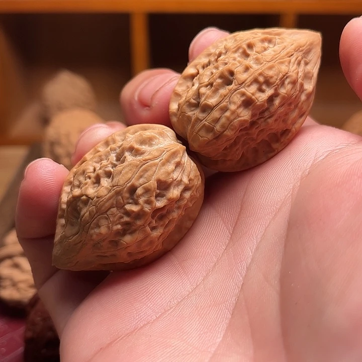 红***部原树野生文玩核桃蜡皮鸭嘴