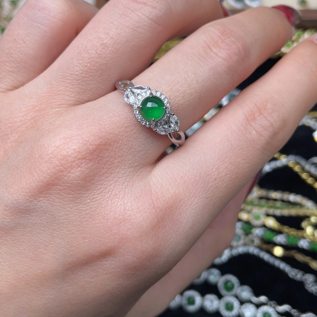 翡翠合金颈饰翡翠