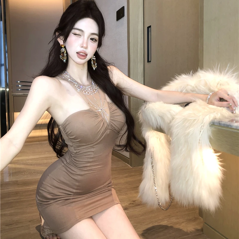 贵气千金感烫钻吊带连衣裙短裙女春夏上班挂脖包臀裙鱼骨抹胸裙子