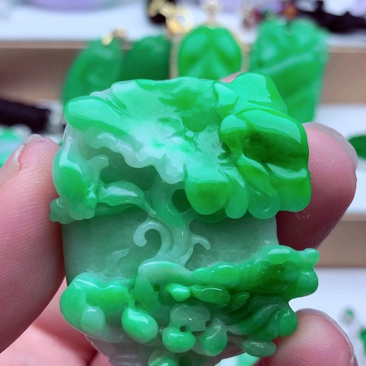 翡翠未镶嵌吊坠(不含链)