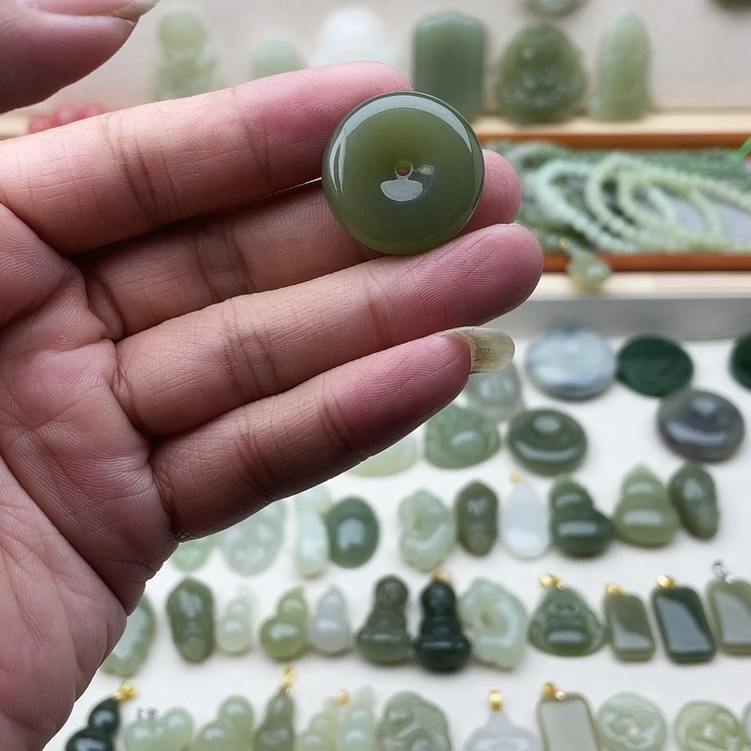 和田玉未镶嵌吊坠(不含链)