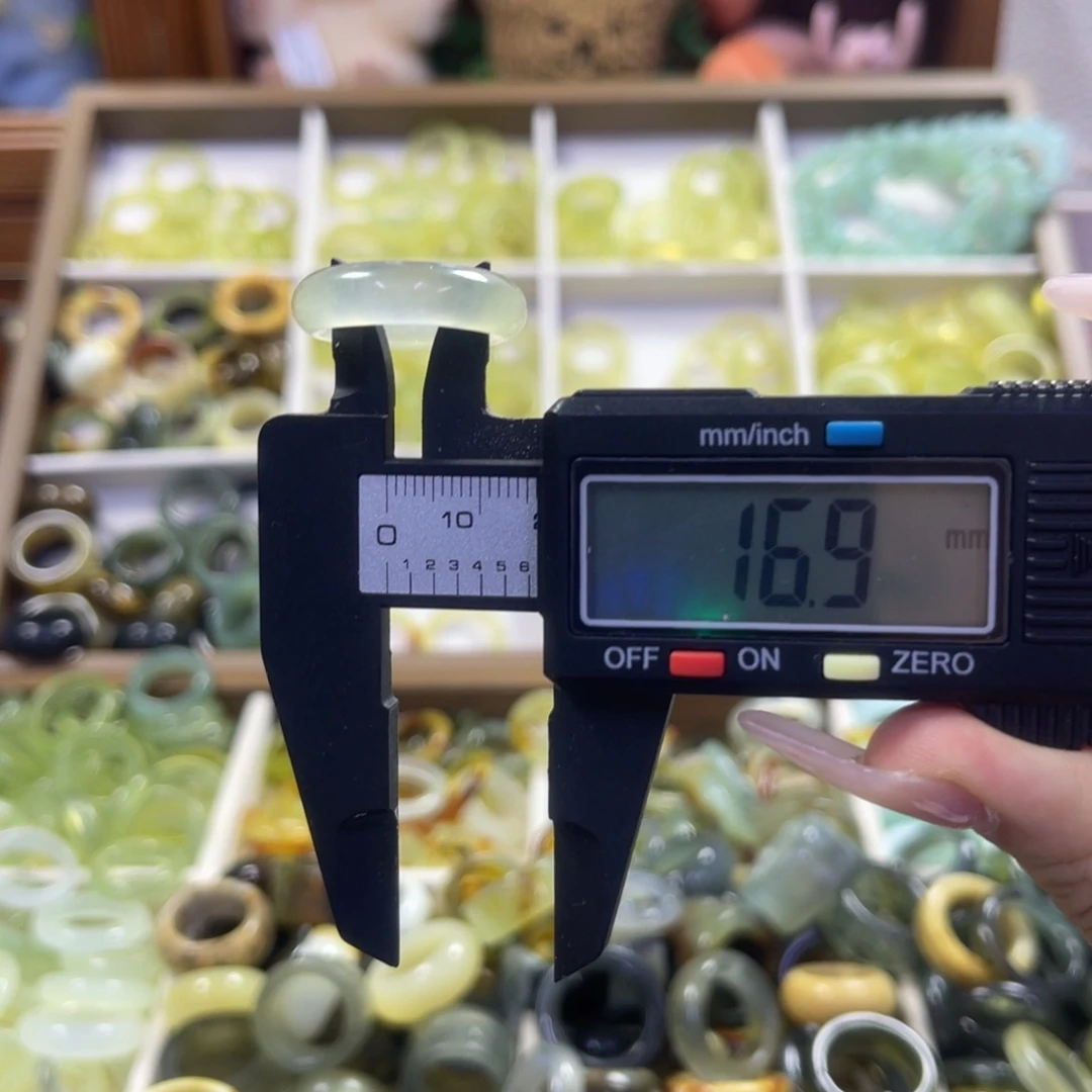 蛇纹石玉未镶嵌手镯55