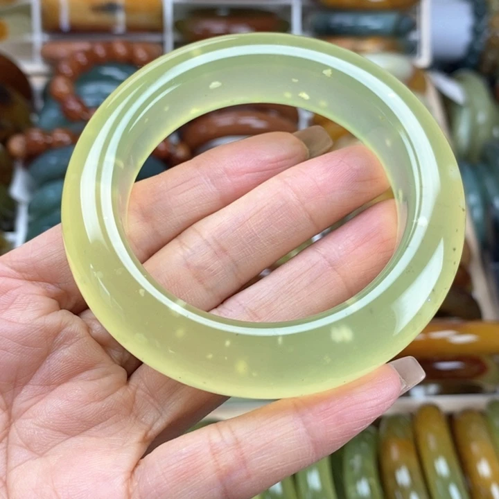蛇纹石玉手镯未镶嵌56
